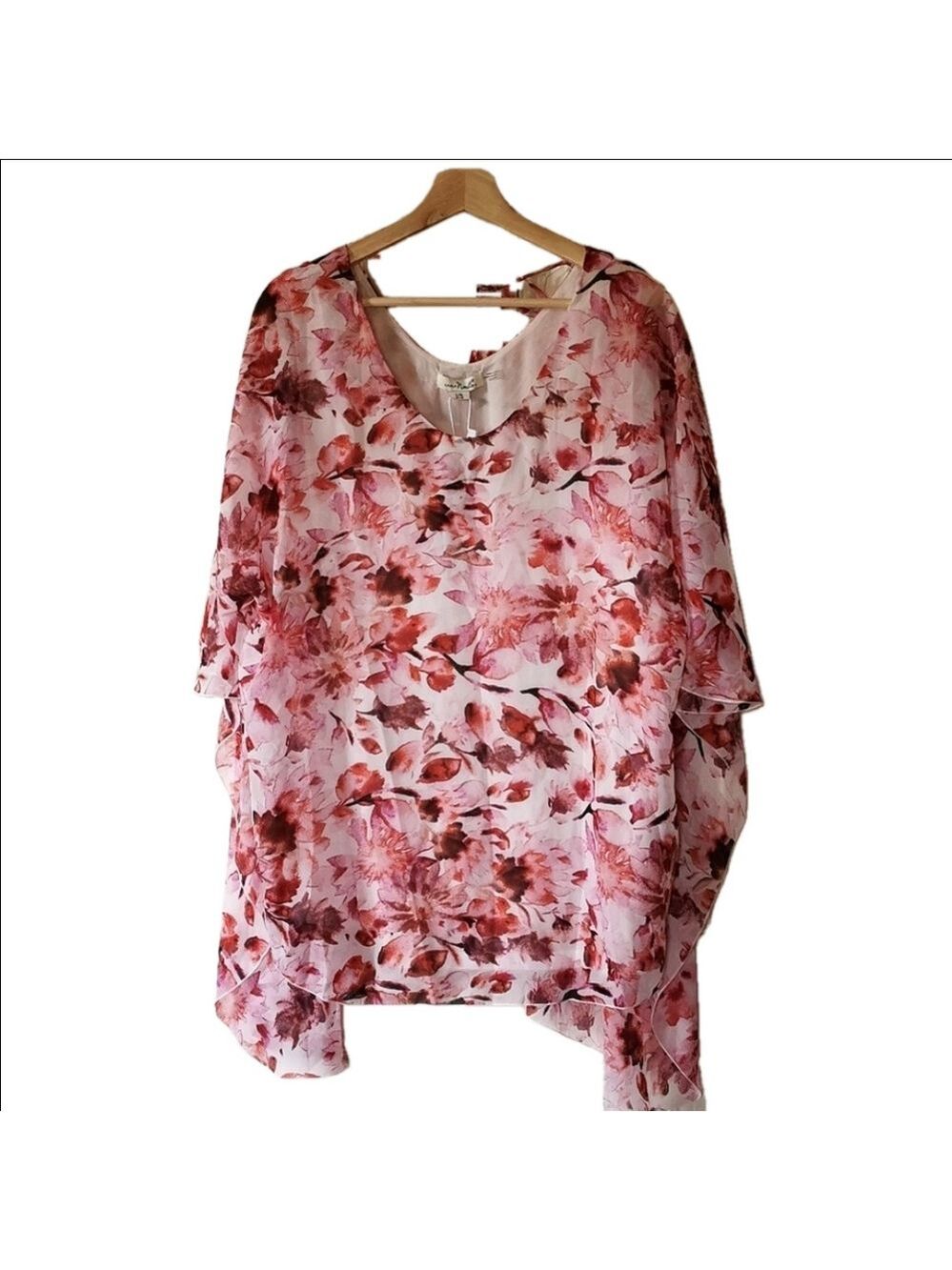NWT Simply Noelle floral tunic.  Cottagecore. Size Large / X Large